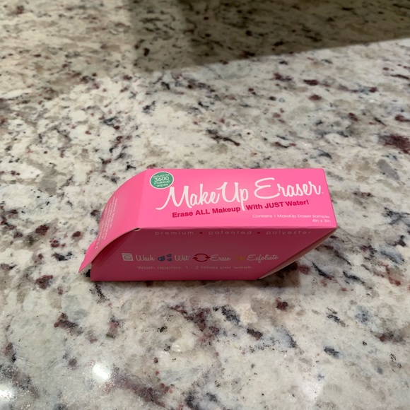 Mini Makeup Eraser - Picture 2 of 2